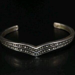 Silver Cloud 925 Sterling Silver V Shaped Pebbled Cuff Bracelet. Stamped EUC